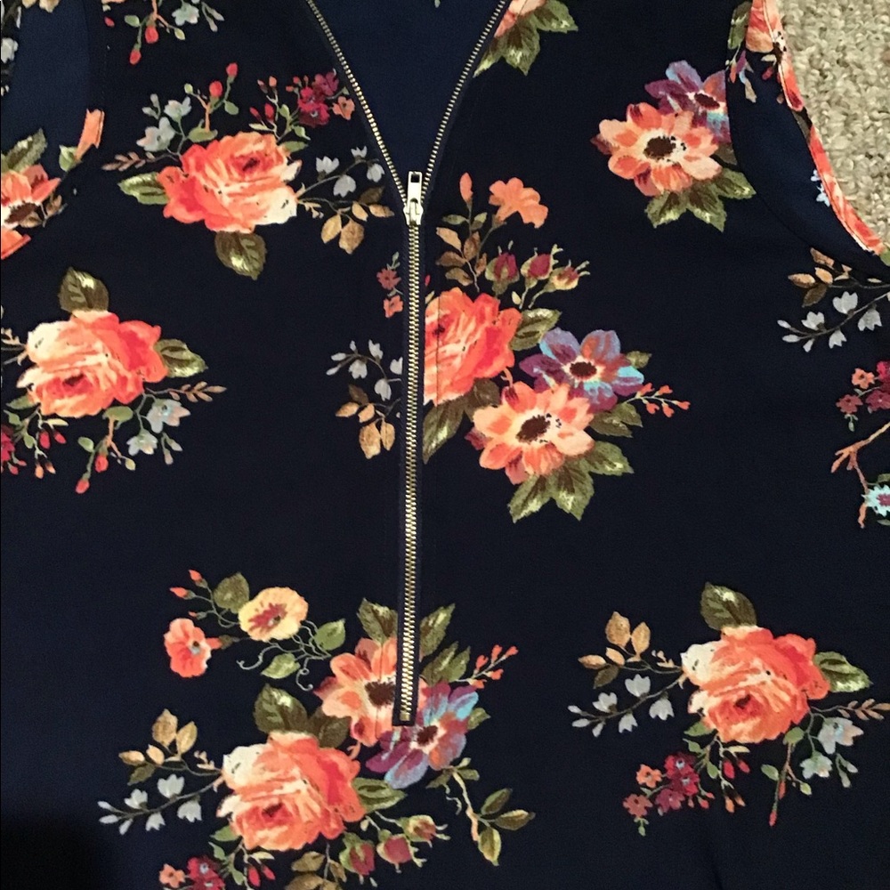 Women’s size XL Tarina sleeveless blouse - Picture 2 of 8